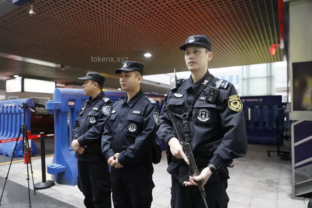 **特勤局女警斗殴事件：职业形象与安保管理的双重审视**